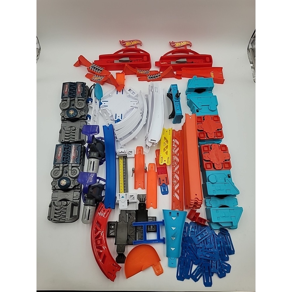 93+pc Hot Wheels Mixed Lot Race Tracks Launchers Other Misc. Pieces Parts